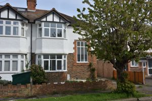 Summer Avenue, East Molesey- click for photo gallery